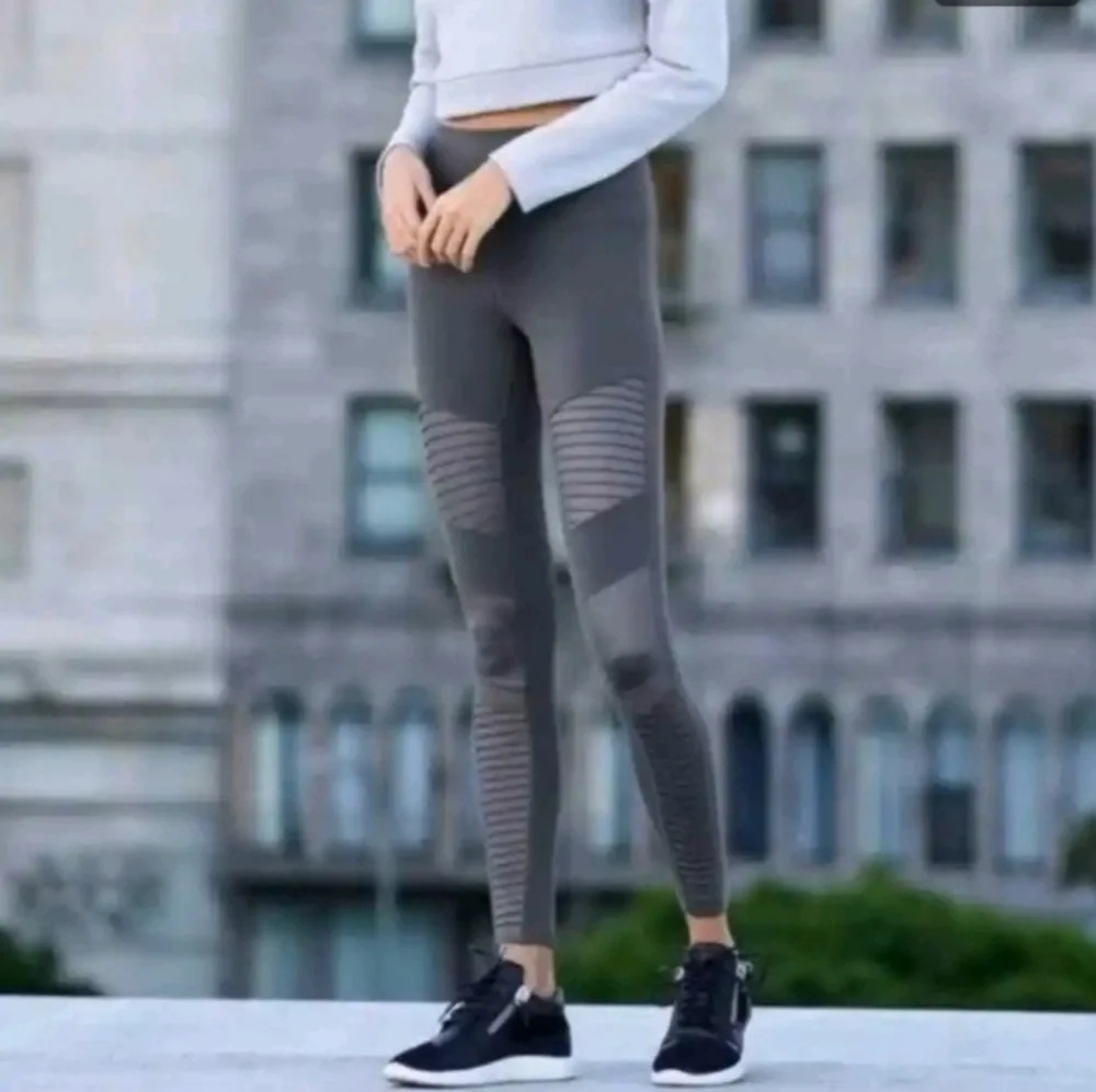 ALO Yoga NEW Anthracite Gray Moto Legging Small - Picture 1 of 8